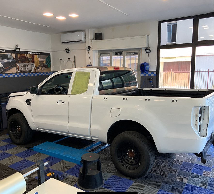 Ford Ranger — Wrap camouflage: prima